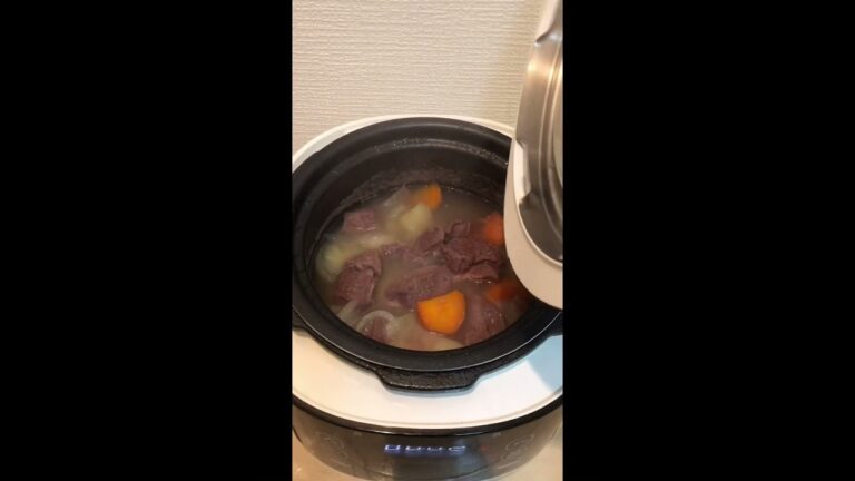 高速クッキング⁉︎ 【一人暮らし1年目の男子大学生】【ビーフシチュー】#shorts