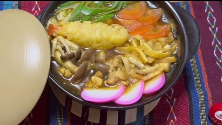 🤗熱々カレーうどんはお好きですか　お母さん風鍋焼きでいただきました❤️