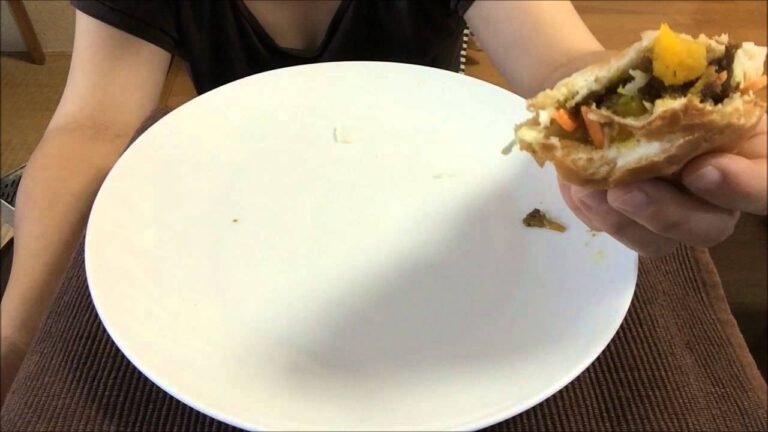 asmr　食べ動画　女飯　ダイエット　朝ごはん　パン　お野菜たっぷりサンド食べる女　Vegetables plenty of sand