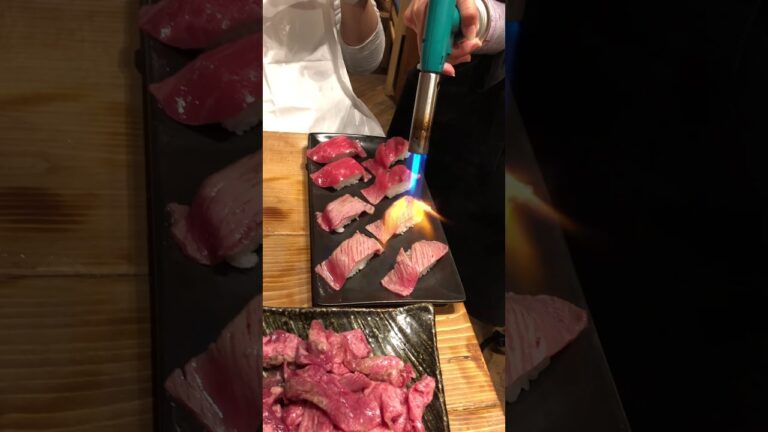 肉寿司(マグロじゃないんだよなぁ)