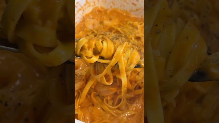 残業深夜メシ🍻えびとトマトクリームパスタ🍝🍅🍤