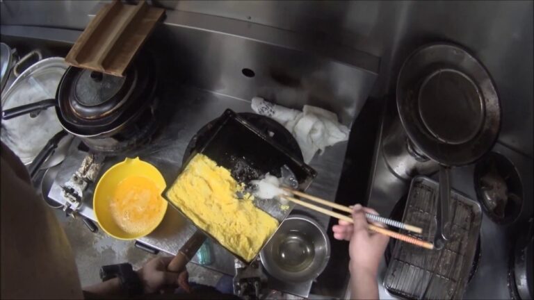 たまはん。プロが作る卵焼き(大判)。出汁巻き卵(15個焼き)目線、主観から撮影