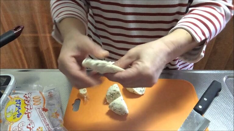 簡単料理　節約レシピ　炊飯器でパン焼いてみた！