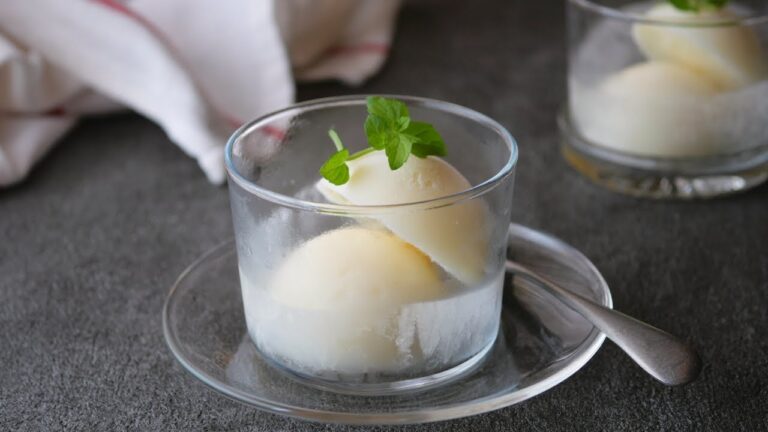 【電子レンジで材料2つ】冷たいデザート♡自家製練乳の濃厚牛乳アイスクリーム | Rich and Refreshing Milk ice cream