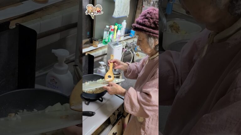 90歳ばあちゃんの料理 ばあちゃん流 ミートソースのチャーハン。＃shorts
