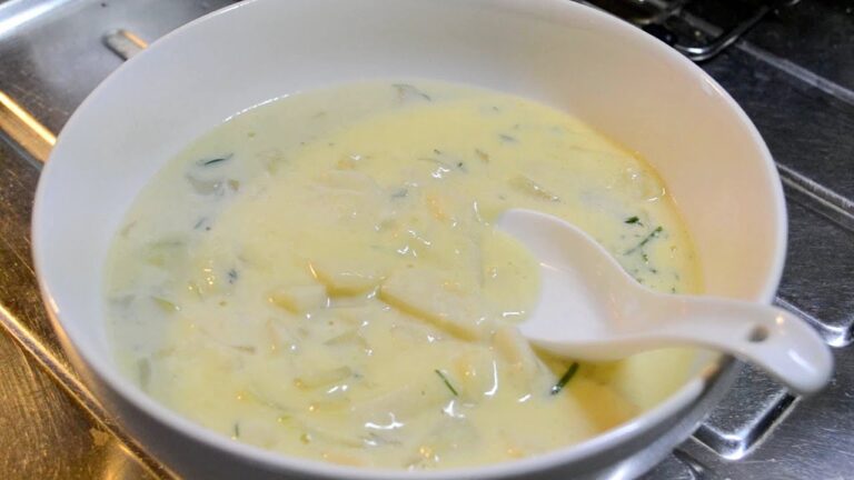 とろりまろやか、芯から温まる里芋の豆乳シチューの作り方　　How to make white soy milk stew of taros