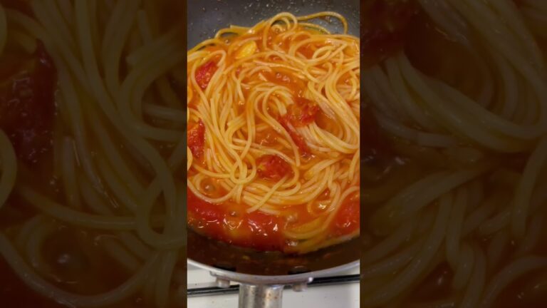 Tomato sauce pasta 🍝  ミニトマトを使った、トマトソースのパスタ。 #shorts #pasta