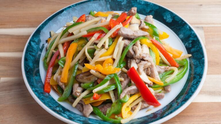 ピーマンが主役の青椒肉絲を作る