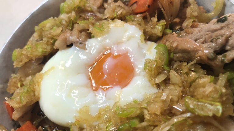 うまうまネギ塩温玉豚丼