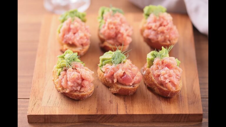 おつまみや前菜にぴったり！おうちでできるおしゃれな1品♪まぐろとアボカドのカナッペ