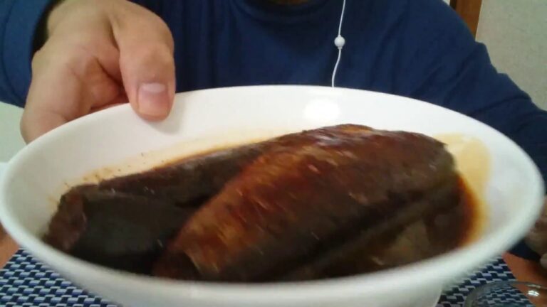 【めし日記】しっとり？パリパリ？デカいおにぎり🍙🍙とペヤング食べてみた。