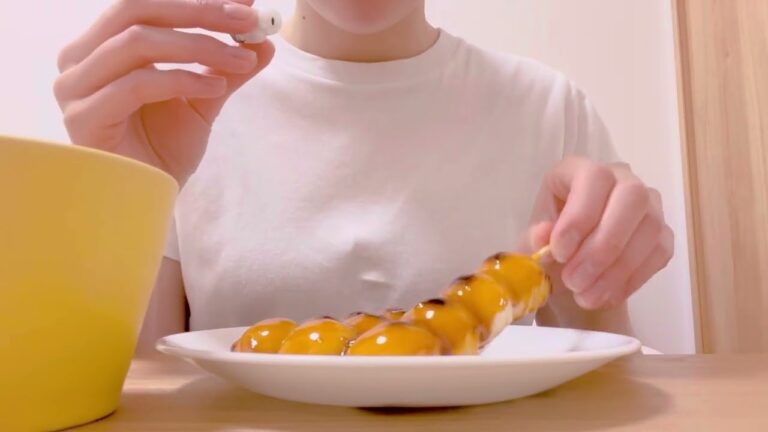 仕事終わりのみたらし団子　咀嚼音　囁きASMR