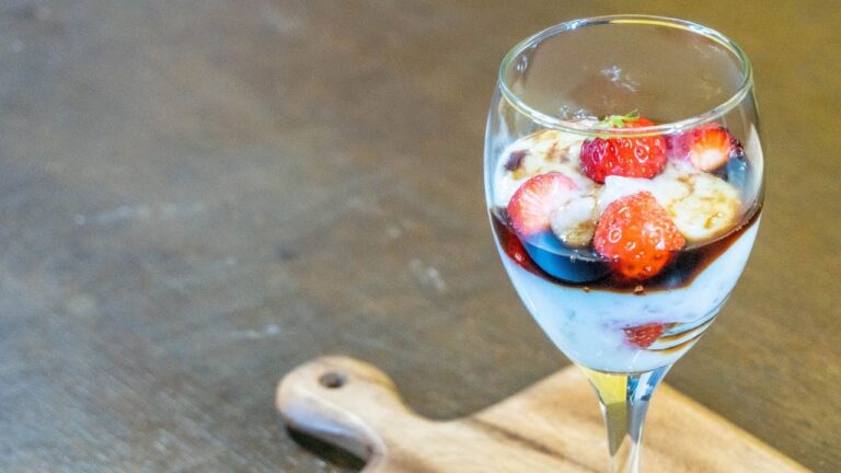 【超簡単】材料３つ！レンジで30秒でできるミルク餅の作り方#Shorts