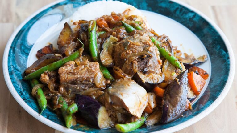 さば味噌缶を使った鯖カレーの作り方【北京鍋】Mackerel　curry