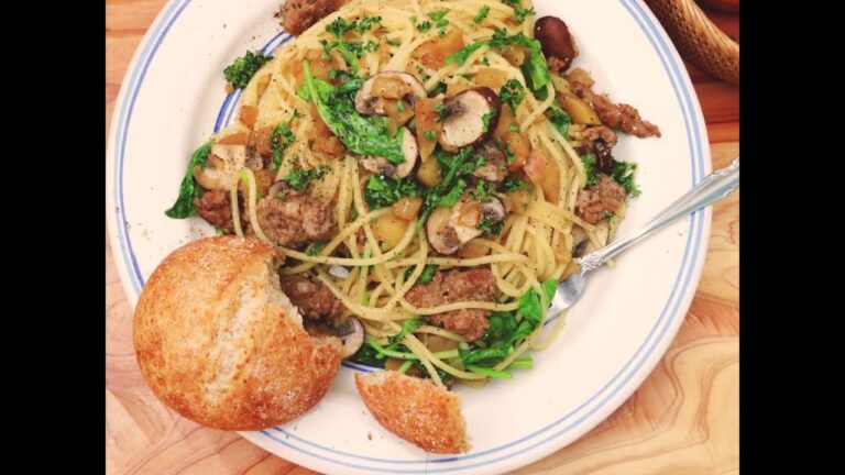 ちょっと差がつくおしゃれパスタ★リンゴと豚ひき肉の白いラグーパスタ