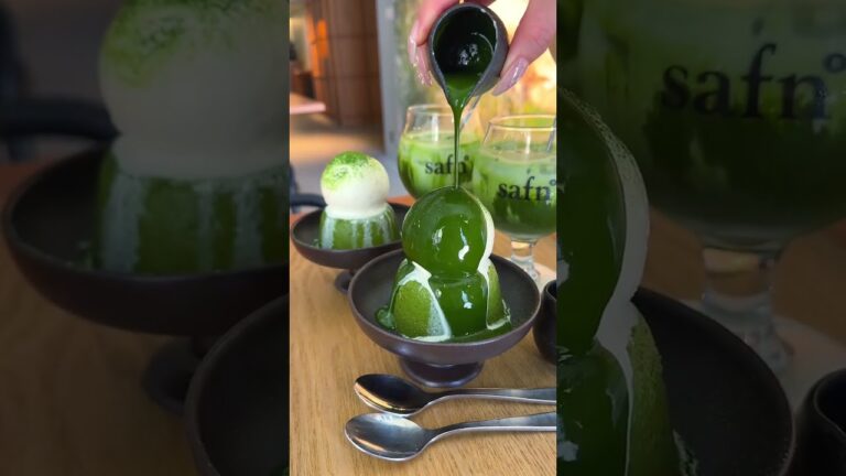 74 浅草で食べた超濃厚抹茶プリンアフォガード🍮🍃 上質な抹茶を贅沢に使ったテリーヌのようにずっしり濃厚なプリンにバニラアイスがトッピングされてる！ お好みで特濃抹茶ソースをかけてさらに抹茶感