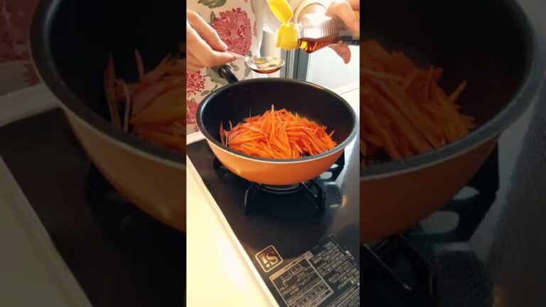 🍳人参で一品☆味しみしみ🤫【不器用な私が作る簡単で美味しい料理編】#shorts