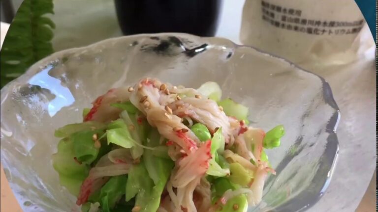 春キャベツとカニカマの胡麻油和え♪  1品.com