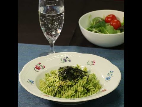 フジッリと海苔のカリーノケールソース和え