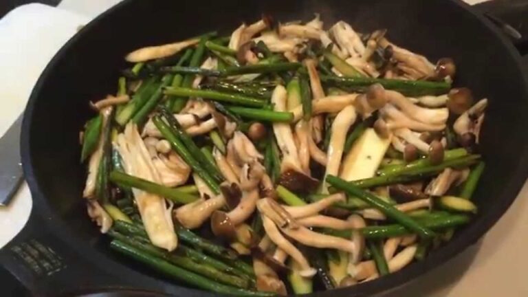 yatsutabeaクッキング　アスパラとニンニクの芽のきのこ炒め　後編