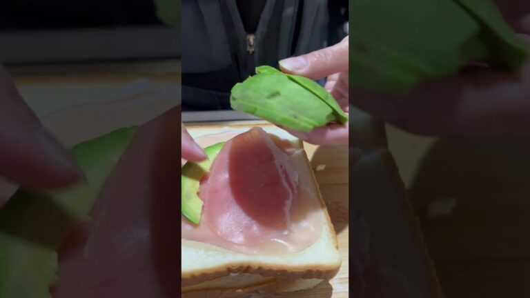 #ホットプレスサンド #サンドウィッチ#生ハム#アボカド#パン