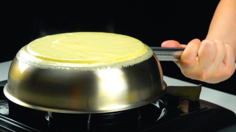 フライパンをひっくり返して使う裏ワザがみんなをワクワクさせる