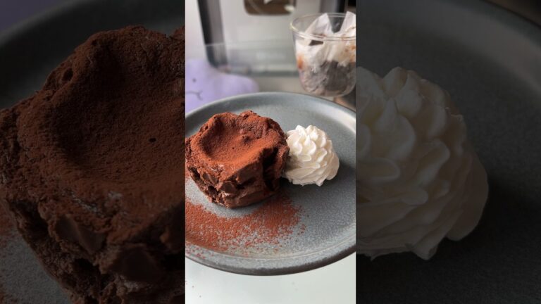 SNSで話題の痩せるガトーショコラ作った結果ww #shorts
