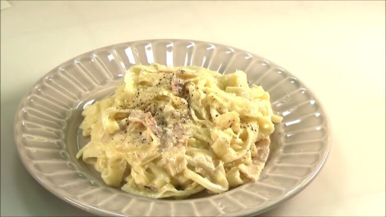 22 07_国産生パスタフィットチーネのチーズクリームソース