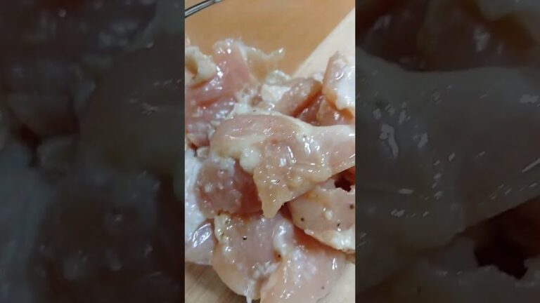 国産若鶏の手羽トロと大葉で作る『塩ごま油のニンニク焼き』マジ旨だから作ってみて！①　2023年8月3日