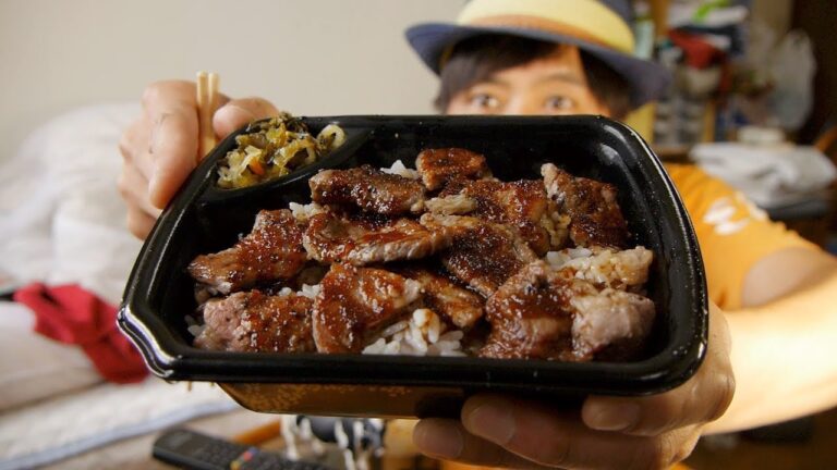 『中西の昼食』〜ほっともっとさんの「カットステーキ重」〜やっぱりいいですね！肉のお弁当！おいしいです！自然に笑みがこぼれます。