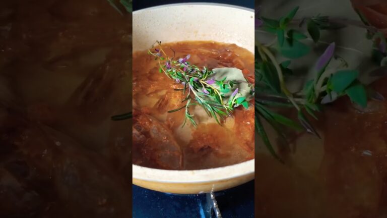 エビの殻で作る濃厚アメリケーヌソース🦐　柿の種のエビフライにたっぷり付けて召し上がれ😋　#フランス料理 #おしゃれ #フレンチ #海老フライ #料理好きな人と繋がりたい