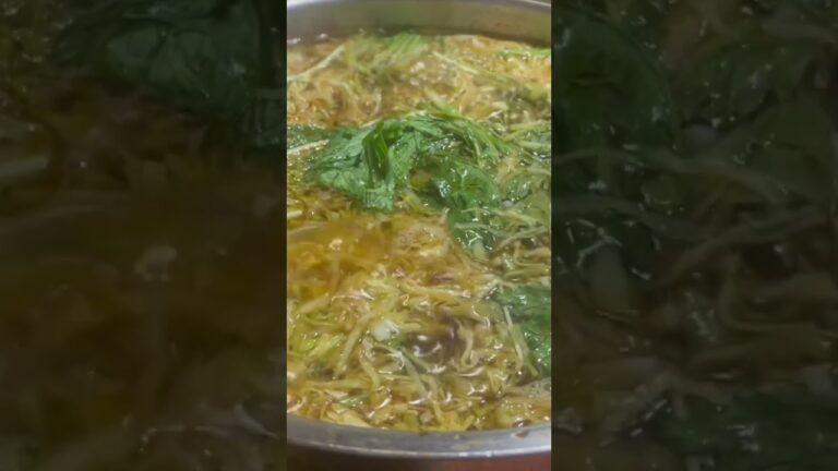 この後、豚肉をしゃぶらして蕎麦で〆る鍋のグツグツ具合