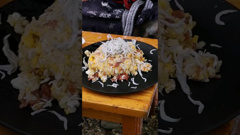 梅しらすチャーハンがヤバ過ぎたwww #うまいですグー #炭火 #チャーハン