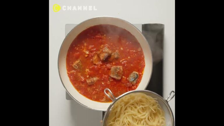 きざみにんにく さばとトマトのパスタ