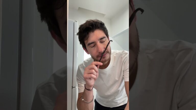 パンナコッタとミックスベリーソースの作り方　#パンナコッタ #ミックスベリー#shorts #デザート #レシピ#作り方