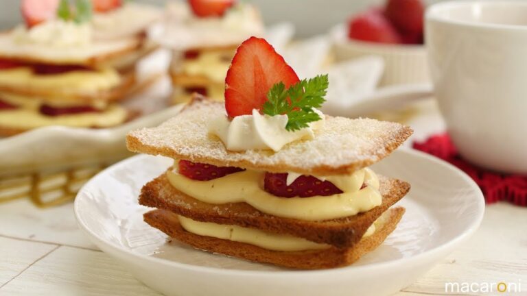 食パンと プリンで!?  いちご カスタードの さくさく ミルフィーユ のレシピ 作り方