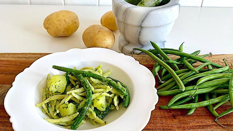 本場のジェノヴァ人に教わって作ったパスタジェノヴェーゼ、じゃがいもとさやいんげん入り