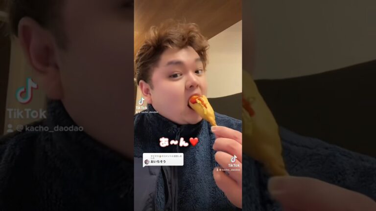 世界一美味しそうにアメリカンドッグを食べる👶🏻🇺🇸#もっぱん #mukbang