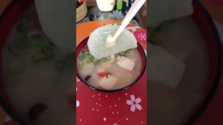 香川県限定　あんこ餅いり雑煮　お正月といえば香川県の御雑煮ですね🤓