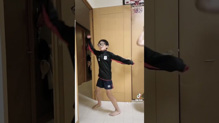 通り過ぎたあと走ってることバレないようにしようと子供たちと話してたのに🤣🤣 #BoomBoom #くわばたりえ