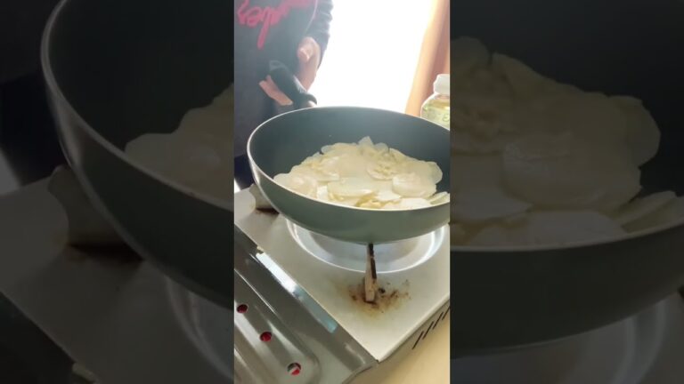 じゃがいもチ-ズガレット！【簡単片栗粉なし】スライスしてフライパンで焼くだけ