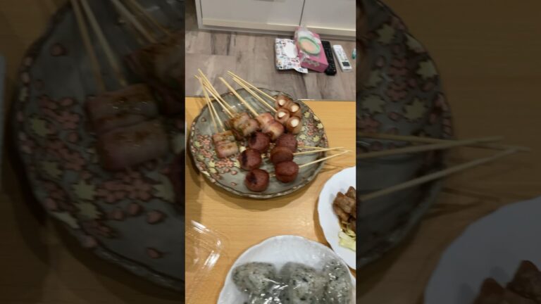 ピザ、雲仙ハム、豚バラ、うずらベーコン、卵焼き、おにぎり、アスパラベーコン❗️もう言葉はいらない