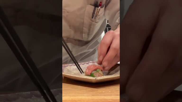 とりわさは胸肉、ヒレ、レバーの3部位を使用