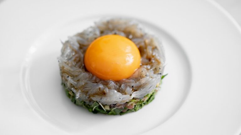 生しらすの旨味を味わえる！「生しらすのなめろうサラダ」作り方