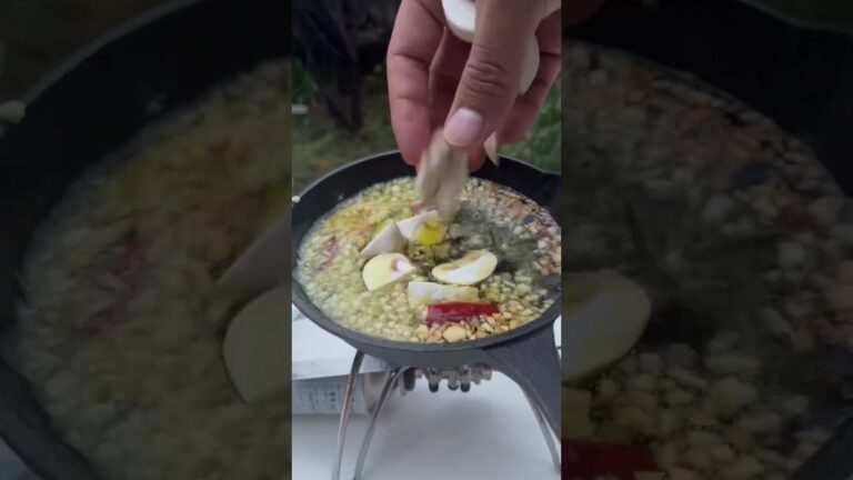 とろ〜りチーズとオリーブをつけて食べるフランスパンが至高すぎる‼︎‼︎
