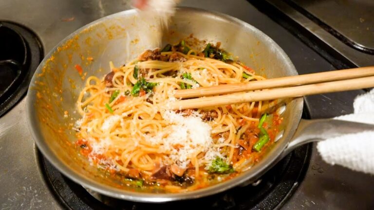 春を感じる一つ星シェフの本気パスタ "ホタルイカと菜の花のプッタネスカ"