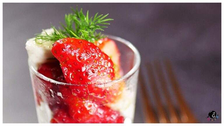 『いちごのカプレーゼ』一番喜ばれる必殺の前菜教えます。材料を切って混ぜるだけで大好評！本当にモテたいならこれを覚えろ。｜オシャレ｜モッツァレラ｜チーズ｜トマト｜ホワイトデー｜あたしこれ認めない。