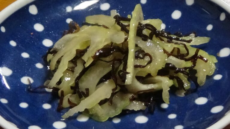 一度試してみる価値あります！【セロリの塩昆布和え】　これ添えて