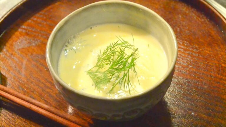 卵とディルの豆乳スープの作り方　　How to make egg and soy milk soup with dill