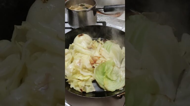 野菜を蒸して炒める#鉄フライパン #お昼ごはん